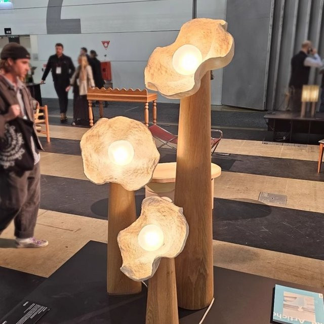 JINYU Wabi Sabi Stehlampe aus Massivholz in Weiß für Wohnzimmer, Schlafzimmer und Arbeitszimmer - Bild 1