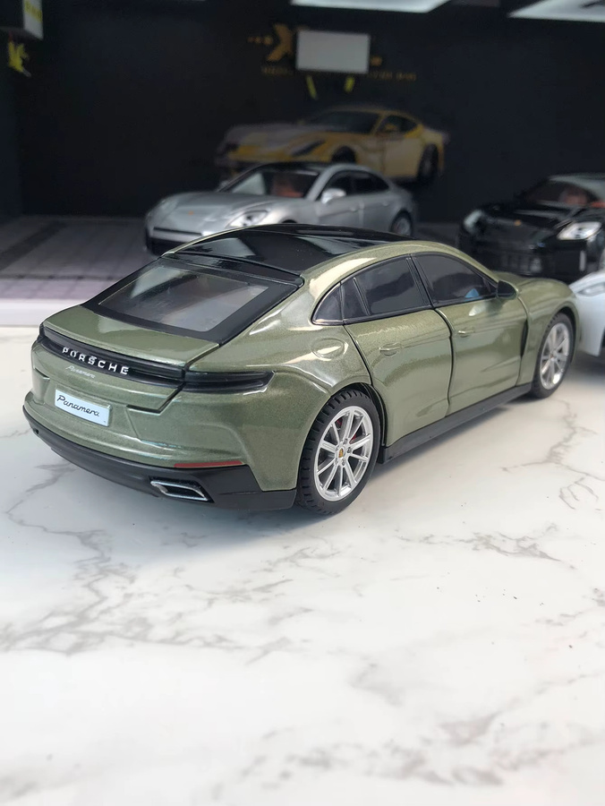 Porsche Panamera Modellauto, 1:24, Metall, Grün - Bild 2