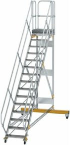 Günzburger Aluminium-Plattformtreppe fahrbar mit 15 Stufen in Silber - Bild 1