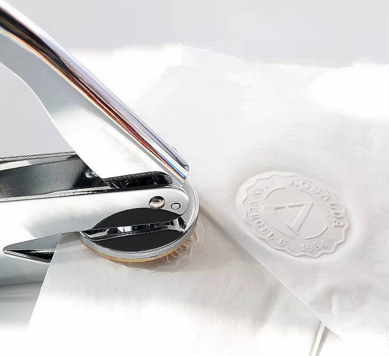 Personalisierter Prägestempel mit Monogramm für Hochzeiten, silberner Embosser-Stempel aus Metall mit 2 Initialen - Bild 3