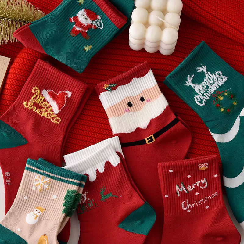 Ataozhekou Weihnachtssocken aus Baumwolle mit Santa und Rentier Muster in Multicolor für Kinder und Erwachsene - Bild 4