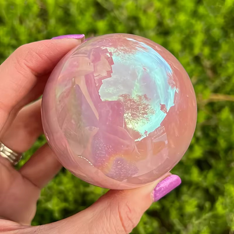 Rosa Rosenquarzkugel von CrystalHola in Pink als dekorativer Kristallstein für den Tisch - Bild 3