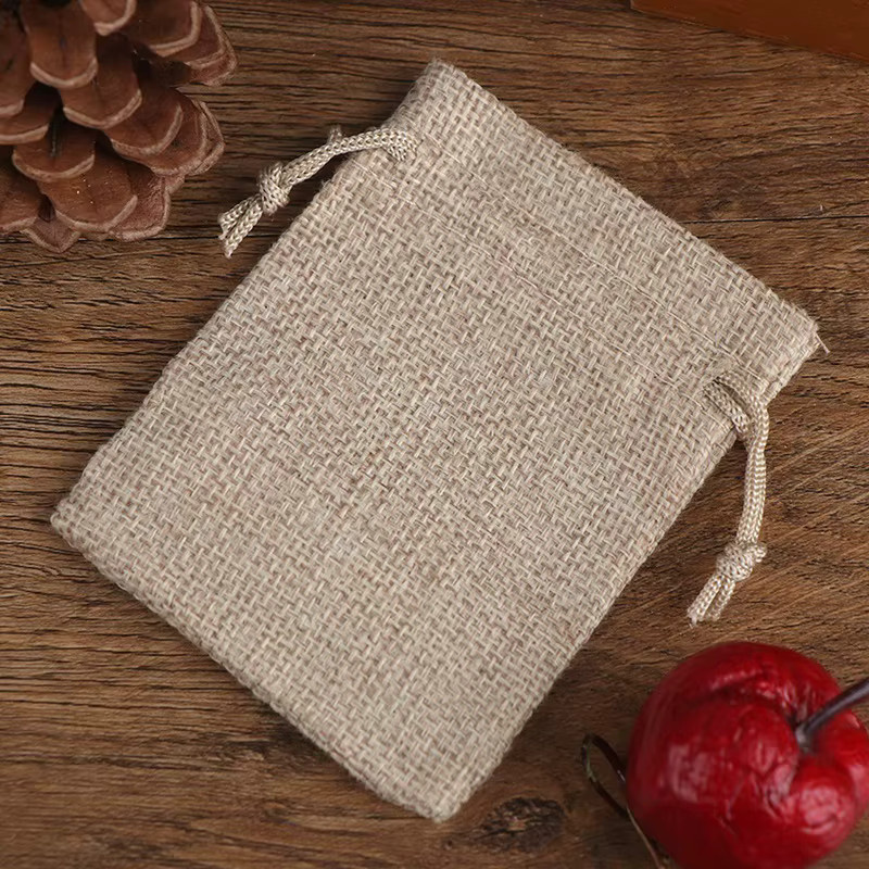 SHISHI Jutebeutel mit Kordelzug in Beige als Geschenk- und Aufbewahrungsbeutel für Schmuck oder Süßigkeiten - Bild 3