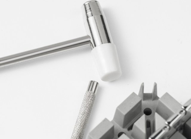 CAOWTAN Mini-Doppelkopf-Metallhammer für Uhrmacher und DIY-Reparaturen - Bild 1
