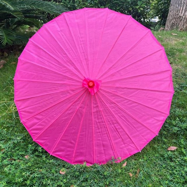 Japanischer Tanzschirm aus Seidenstoff in Rose Rot für Tanzaufführungen, Durchmesser: 56 cm - Bild 1