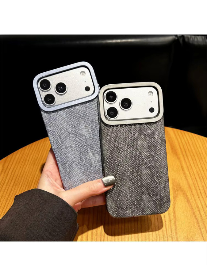 Luxuriöse iPhone Schutzhülle mit Schlangenmuster und Leder-Textur in Grau mit Magnetverschluss für iPhone 17 16 15 14 13 12 Pro Max - Bild 2
