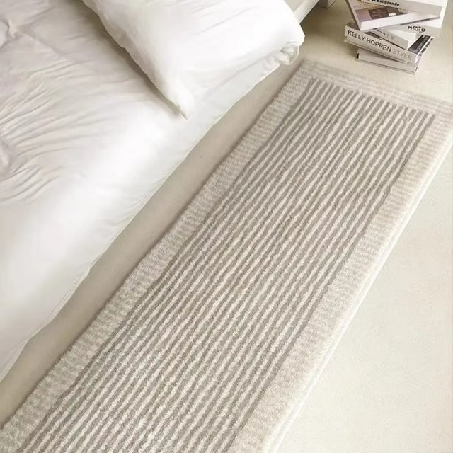 VIKAMA Nordic Teppich mit Streifen Design, modern und rutschfest, ideal für das Schlafzimmer, B/T: 120 x 40 cm - Bild 1