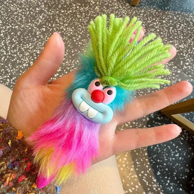 4er Set bunte Plüschhasen Kugelschreiber von Discover Intime in Grün und Multicolour für Schule und Büro - Bild 1