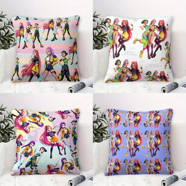 Hasbro Kpop Dekokissen mit Cartoon-Anime-Mädchen-Aufdruck, quadratisches Polyester-Kissen in Multicolour für dein Sofa oder Schlafzimmer - Bild 1