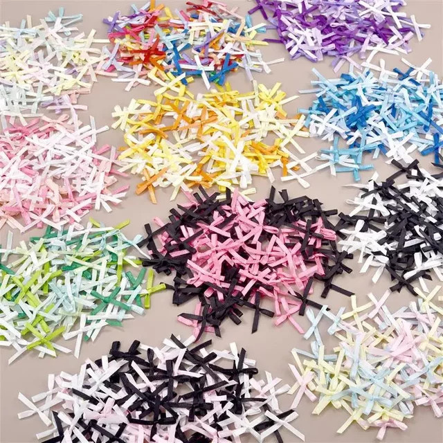 100 Stück Bunte Mini Satinband Bögen für DIY Handwerk, Scrapbooking und Dekoration - Bild 1