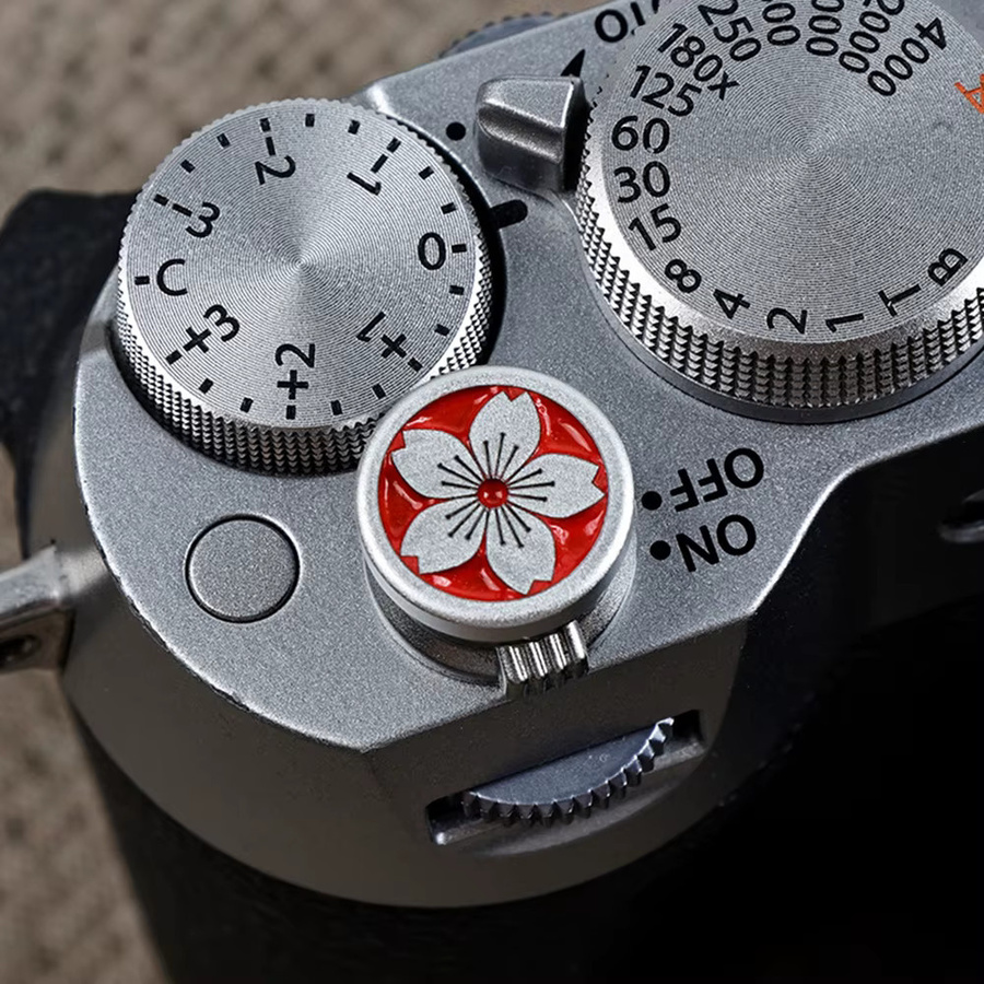Coogens Sakura Kamera-Blitzschuh-Abdeckung und Auslöser-Taste Schutzkappe aus Metall in Rot für Canon Nikon Z30 Sony Fuji XT5 XS20 Kameras - Bild 3
