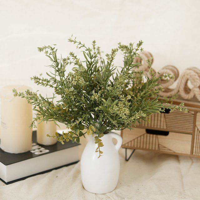 Künstliche Eukalyptusblätter und Baby's Breath von Kahaul in Weiß und Grün für Dekorationen bei Hochzeiten, Weihnachten oder Partys - Bild 1