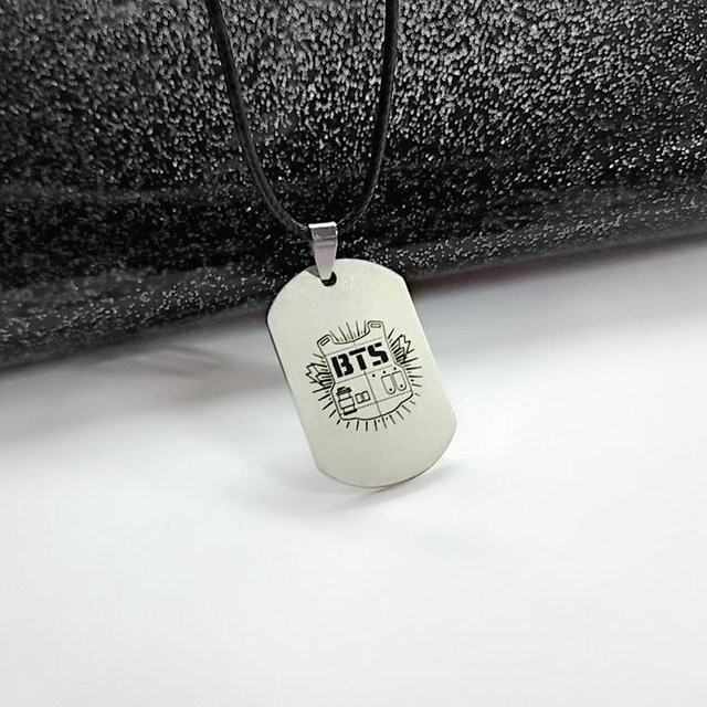 BTS Halskette, Anhänger mit Logo, Edelstahl, Schwarz, Unisex - Bild 1