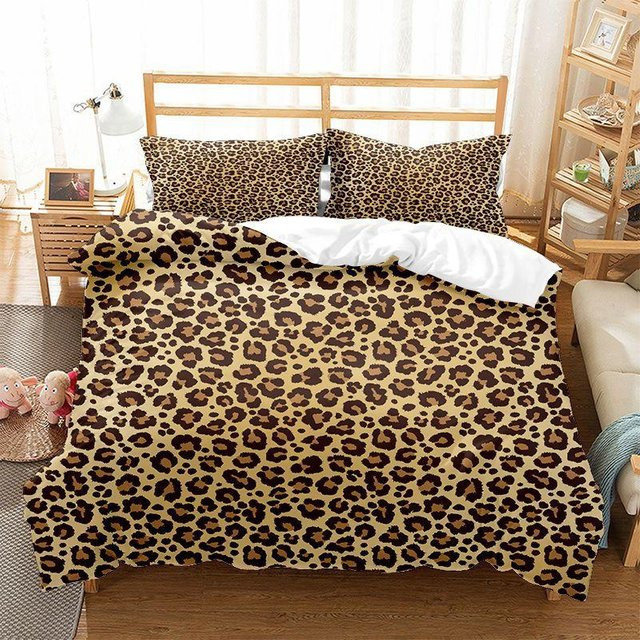 Bettwäsche-Set Your Warm Home mit Leopardenmuster in Beige, bestehend aus 1 Bettbezug und 2 Kissenbezügen aus Polyester, Maße: Bettbezug 70 x 133 cm, Kissenbezüge 50 x 70 cm - Bild 1