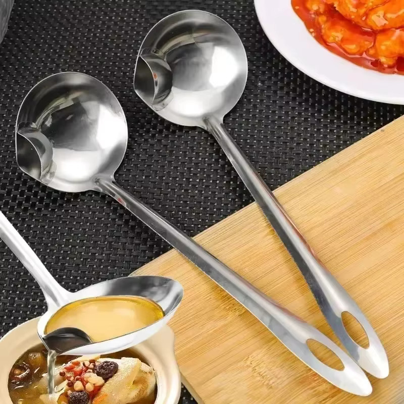 Edelstahl Öl-Trennlöffel in Silber als Fettseparator und Sieb für Suppe und Soße - Bild 5