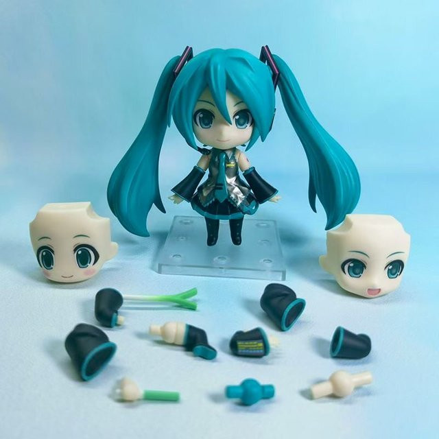 Bandai Hatsune Miku Actionfigur, mit austauschbarem Gesicht, bewegliche Gelenke - Bild 1