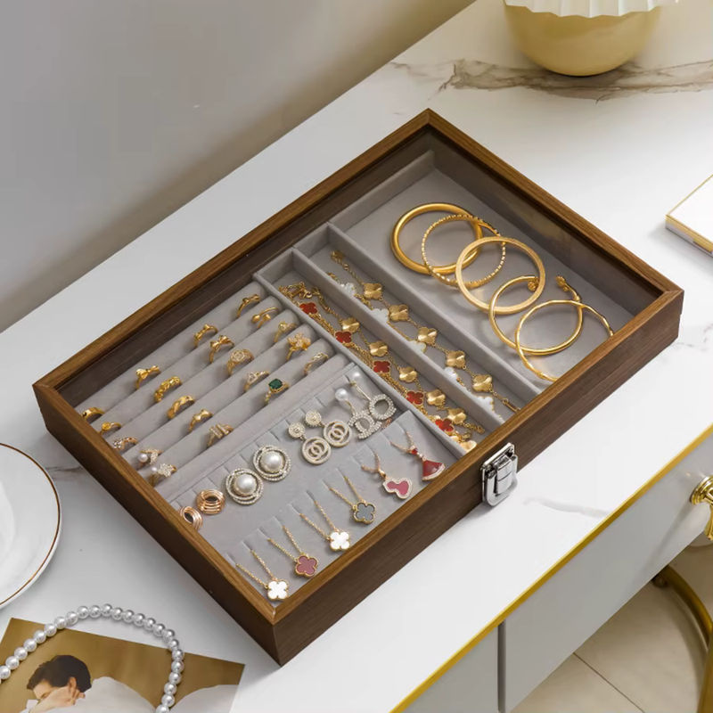 Vintage Schmuckbox aus Holz in Braun oder Beige als staubdichte Vitrine für Ringe, Halsketten, Ohrringe und Armbänder - Bild 5