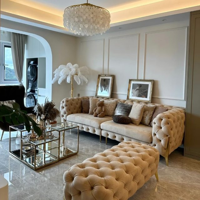 DUTRIEUX 2-Sitzer Wohnzimmersofa in Beige mit Stoffbezug und passenden Dekokissen im modernen Nordic-Design - Bild 1