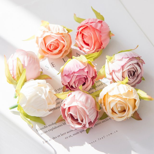 Dekorative künstliche Rosen und Teeknospen aus Seide in Multicolour für deine Hochzeits- und Festival-Dekoration sowie DIY-Geschenke - Bild 1