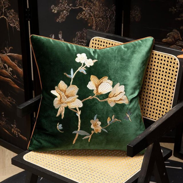 Veemi Kissenbezug aus Samt mit weißer Magnolienblüten-Stickerei im chinesischen Stil, Farbe Weiß-Grün, B/T: 45 x 45 cm - Bild 1