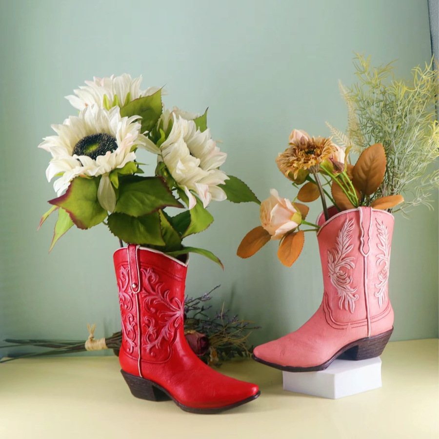MagiDeal Vintage Cowgirl Stiefelvase aus Kunstharz in Pink und Rot für Tischdekoration - Bild 2