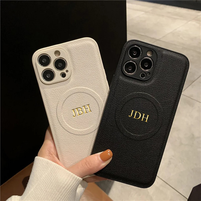 Personalisierte Lederhülle für Apple iPhone 17 Pro Max 16 15 14 13 12 mit individuellen Initialen und Namen in Beige, MagSafe kompatibel - Bild 1