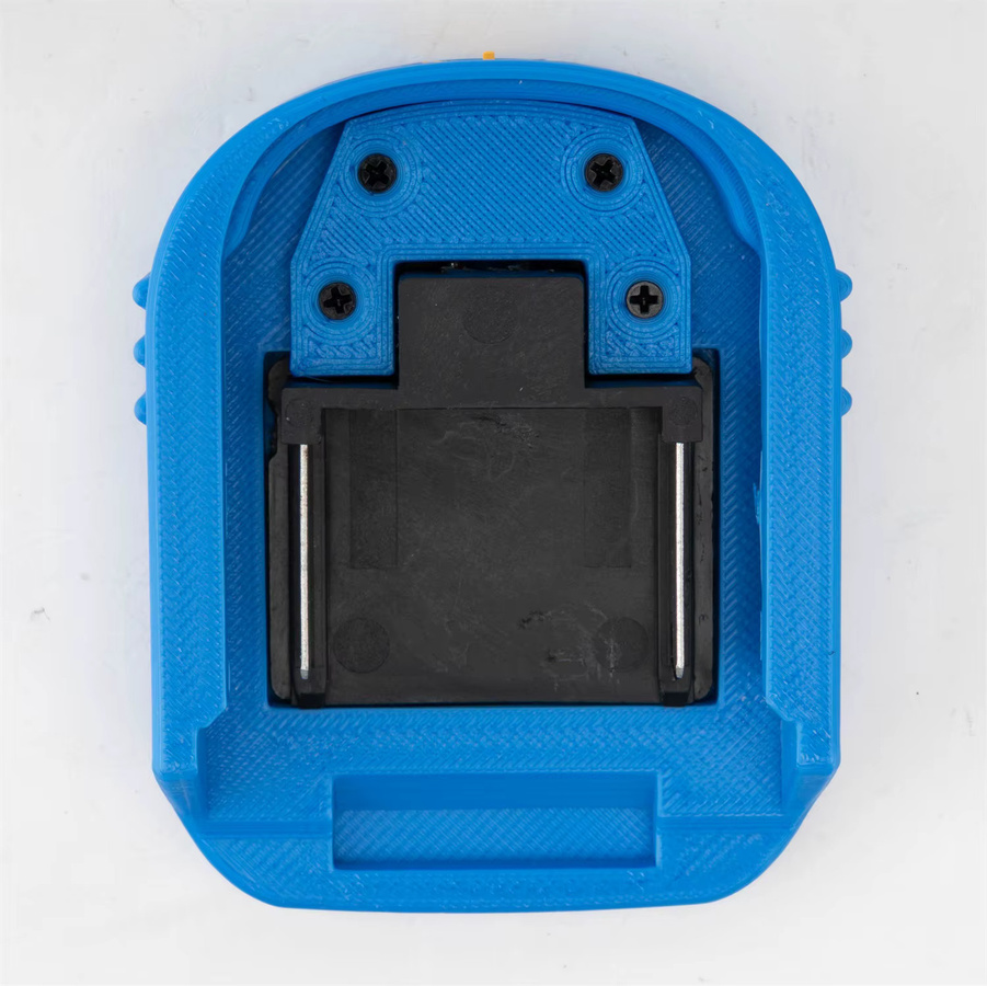 Makita 18V Lithium-Akku Adapter mit XT60 Buchsenanschluss und USB-C für DIY Outdoor-Stromversorgung in Blau - Bild 2