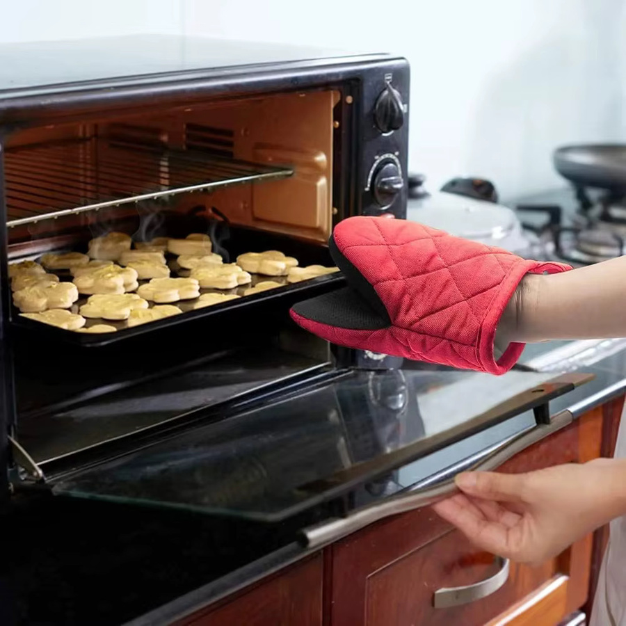 Hitzebeständige und rutschfeste Ofenhandschuhe von FEB.WIND in Rot zum Backen und Grillen - Bild 6