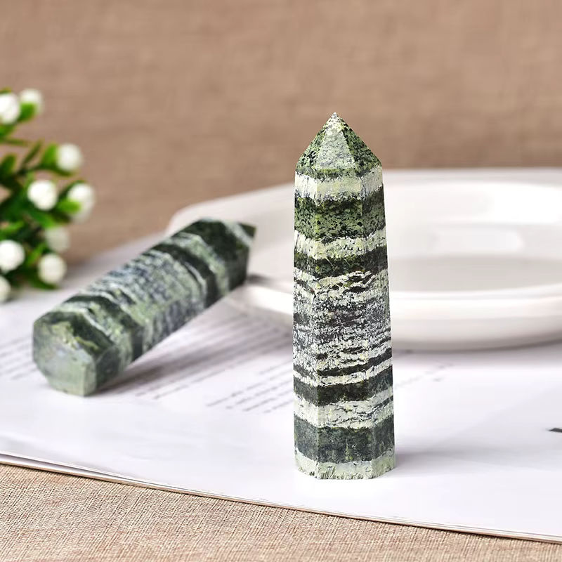 RYCRYSTAL Naturstein Obelisk aus grünem Zebrastreifen Quarz als Heilkristall-Ornament für Reiki und Wohnkultur - Bild 3