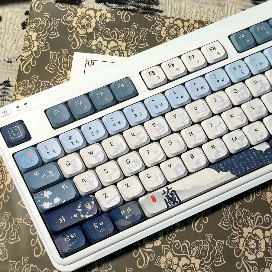 DIXSG Low Profile Vintage Blue Slim PBT Tastenkappen für mechanische MX Switches, 120 Tasten, Farbsublimation, Blau/Weiß - Bild 2
