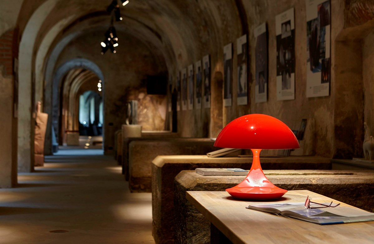 Martinelli Luce Cobra Tischleuchte in Rot mit verstellbarem LED-Leuchtmittel - Bild 2