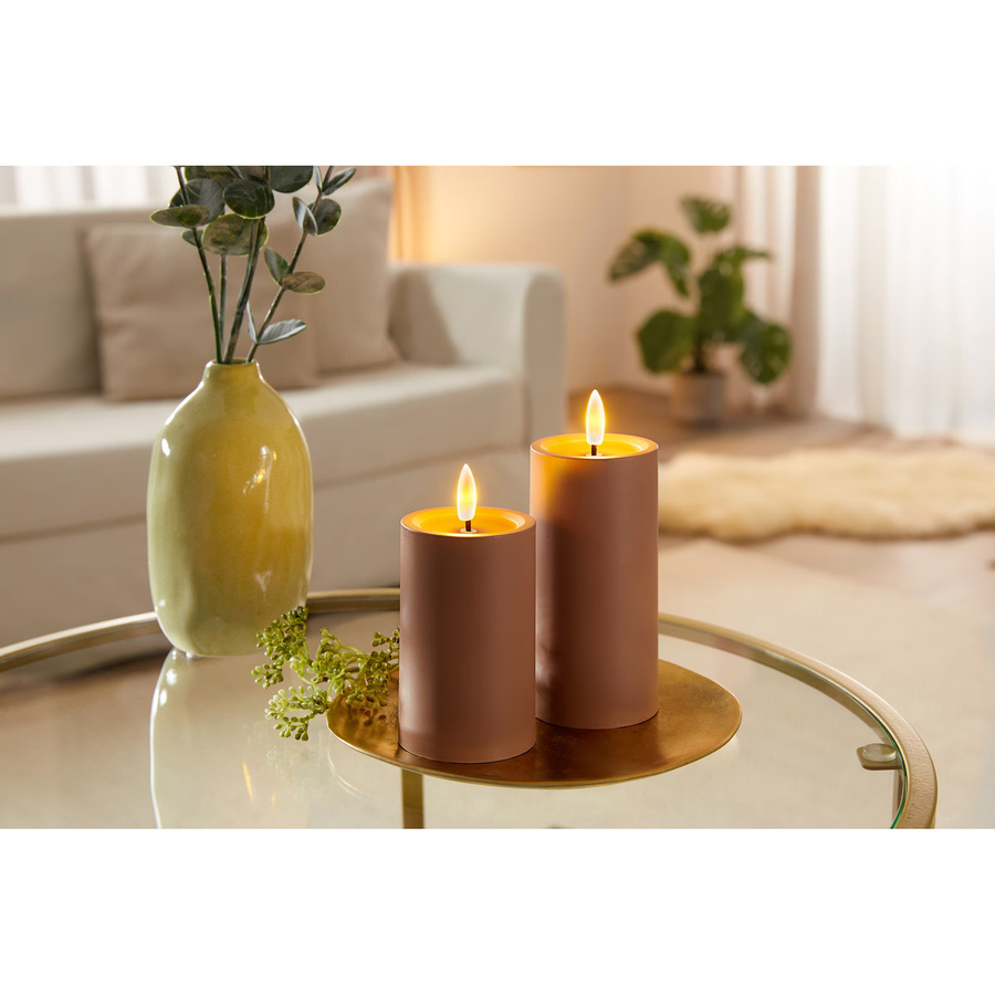 Viva Domo LED-Kerzen mit Ladestation, 2er-Set, Braun, mit Flackereffekt und wiederaufladbarem Akku - Bild 2