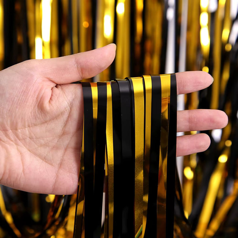 2er-Set MicroPlush Party Folienvorhänge in Schwarz und Gold für Abschluss, Hochzeit oder Geburtstag - Bild 2