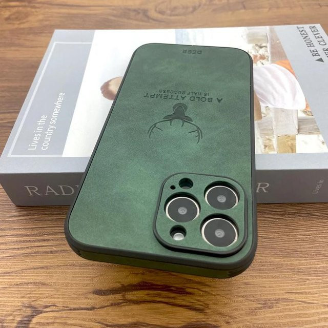 Hirsch-Leder Schutzhülle mit MagSafe Magnetfunktion für iPhone 12 bis iPhone 16 Pro Max, Farben: Braun und Grün - Bild 1