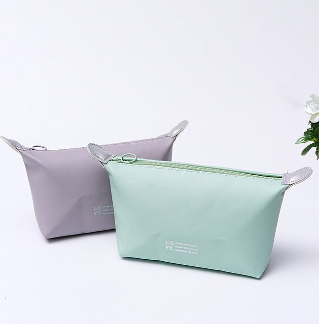 NANCY TINO Make-up-Tasche im Ins-Stil mit großem Fassungsvermögen in Lila - Bild 1