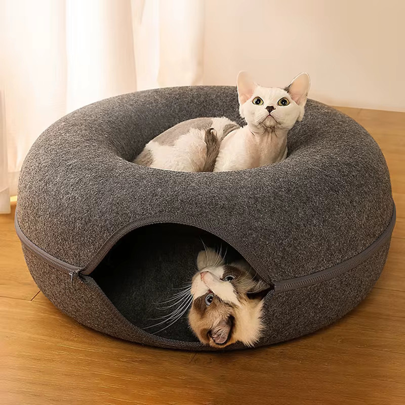 Pawstrip Donut-Katzenbett aus Filz in Grau als interaktives Katzenhaus und Spieltunnel für 2 Katzen - Bild 3