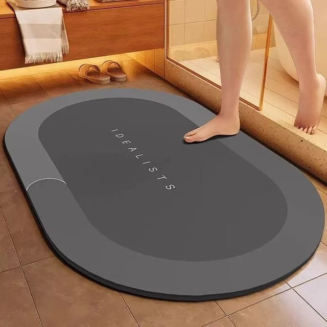 Schnelltrocknende Badematte von Chocolate Home in Schwarz mit Blumendruck, rutschfest und ultra-saugfähig, B/B: 60 x 90 cm - Bild 1