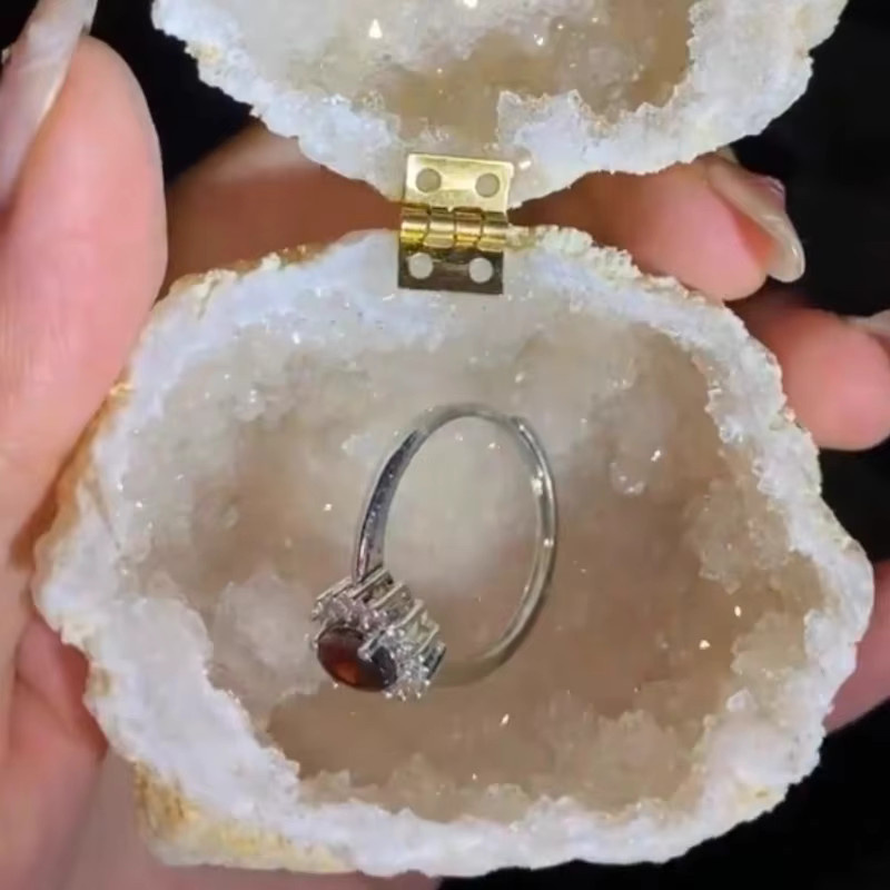 Abdo Mini-Ringbox aus natürlichem Kristall in Weiß zur Schmuck-Aufbewahrung - Bild 3