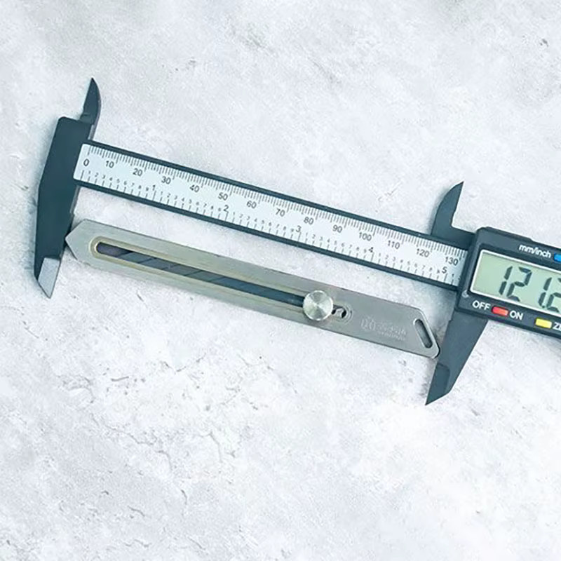 YESISOK Tc21 Utility Messer aus Titanlegierung in Silber mit austauschbarer 9mm Snap-Off Klinge und Flaschenöffner als tragbares EDC Überlebenswerkzeug - Bild 2