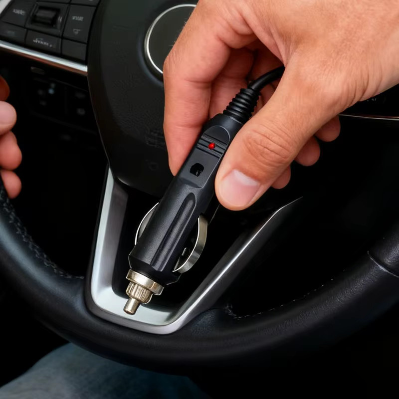 Auto-Zigarettenanzünder-Ladegerät als KFZ-Steckeradapter mit Anzeigeleuchte in Schwarz - Bild 3