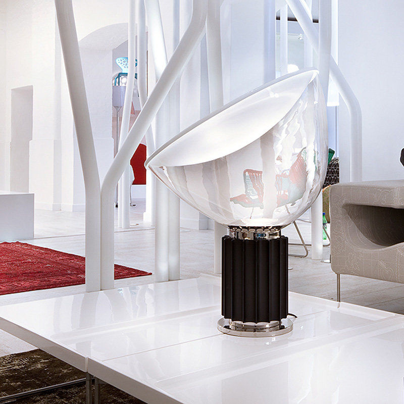 Flos Taccia LED Tischleuchte in Transparent und Silber mit dimmbarer Lichtfunktion - Bild 4
