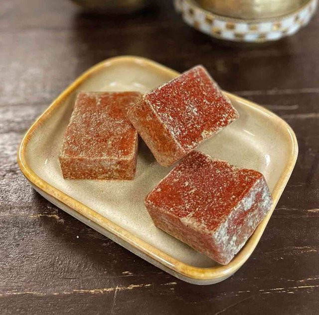 3 Stück Orientalischer Duftstein Old Musk aus Bernsteinharz, je 25 g - Bild 1