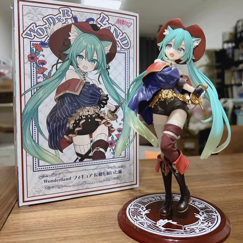 Taito Hatsune Miku Figur Wunderland Kater in Stiefeln Anime Action Figur mehrfarbig aus Kunststoff - Bild 2