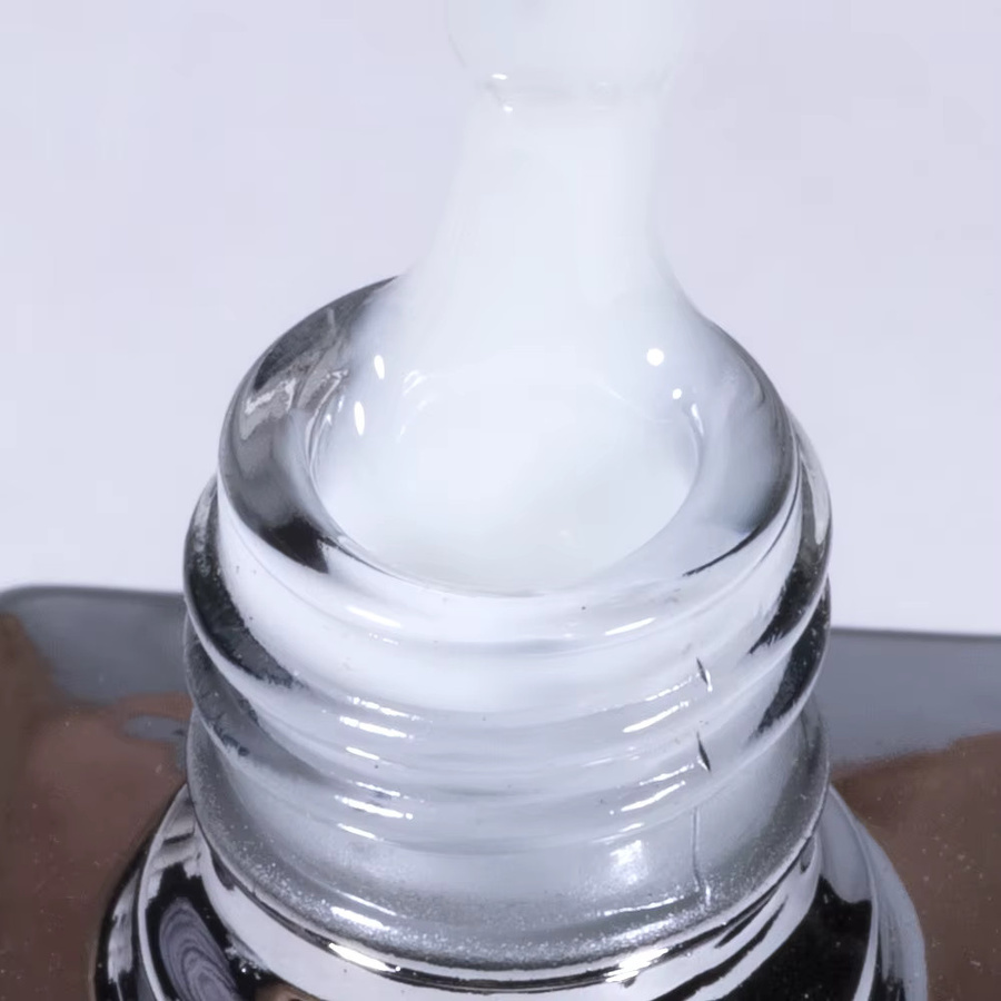 Kodies Nagellack, milchig weiß gel, glänzend - Bild 2
