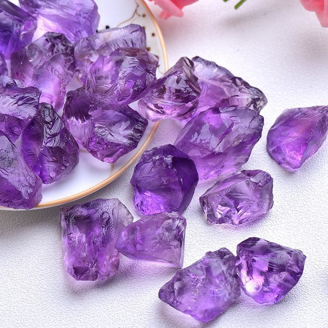 Amethyst Naturkristall Chips in Violett und Türkis als geschliffener Schmuckstein oder Dekosteine für Aquarium und Wohnkultur - Bild 1