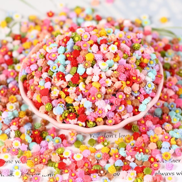 100 Stück Mini-Blumen aus Harz in Multicolour als flache Dekoration für DIY Scrapbooking und Bastelzubehör - Bild 1