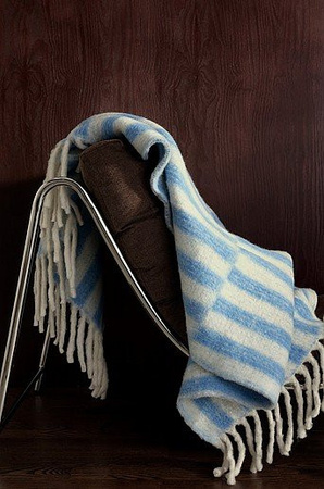 ULLI Decke aus Wollmischung mit Streifenmuster und Fransen in Blau, B/T: 170 x 130 cm
