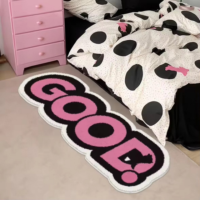 VIKAMA Myworld Buchstaben-Teppich in Pink, weiche und saugfähige Matte für Badezimmer, Schlafzimmer oder als Nachttisch-Teppich, B/T: 80 x 50 cm - Bild 1