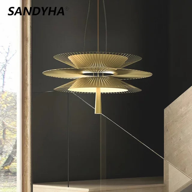 SANDYHA LED Kronleuchter aus Metall in Gold/Messing mit warmweißem Licht für Wohnzimmer, Esszimmer und Salon - Bild 1