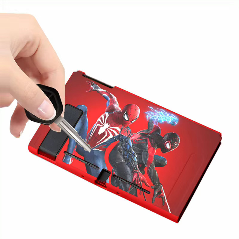 Silikonhülle im Cool Spider Theme für Nintendo Switch OLED und Joy-Con Controller als Schutzhülle und Zubehör - Bild 3